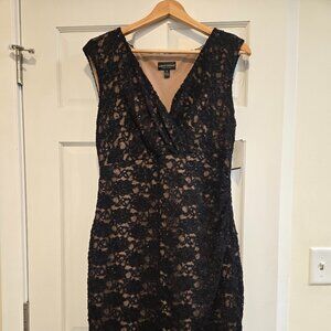 sleeveless black lace dress